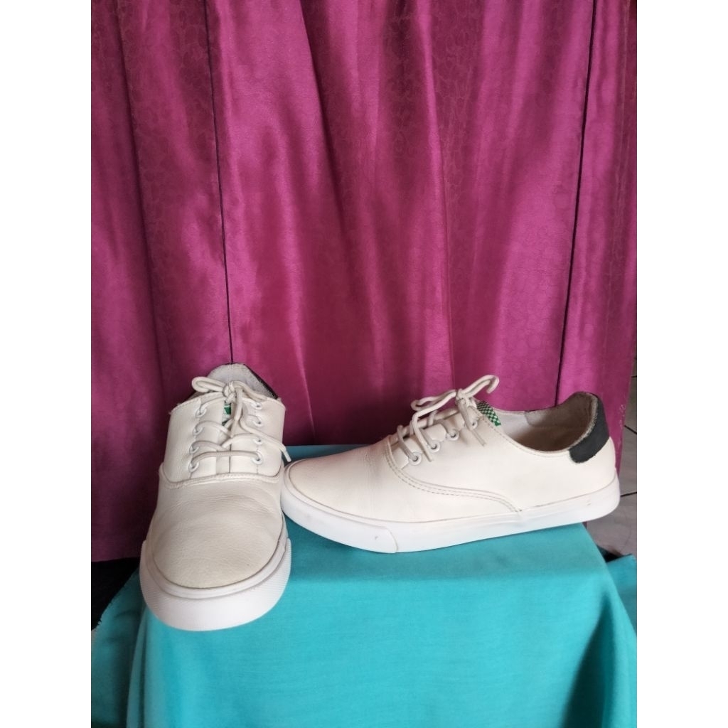 sepatu second branded