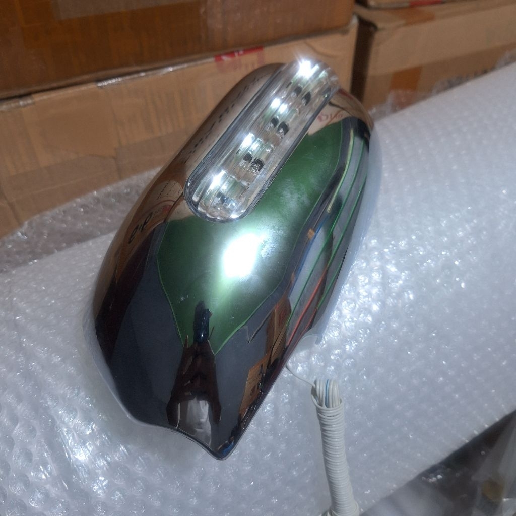 cover spion mobil Daihatsu xenia 2005-2010 model tempel sein nyala
