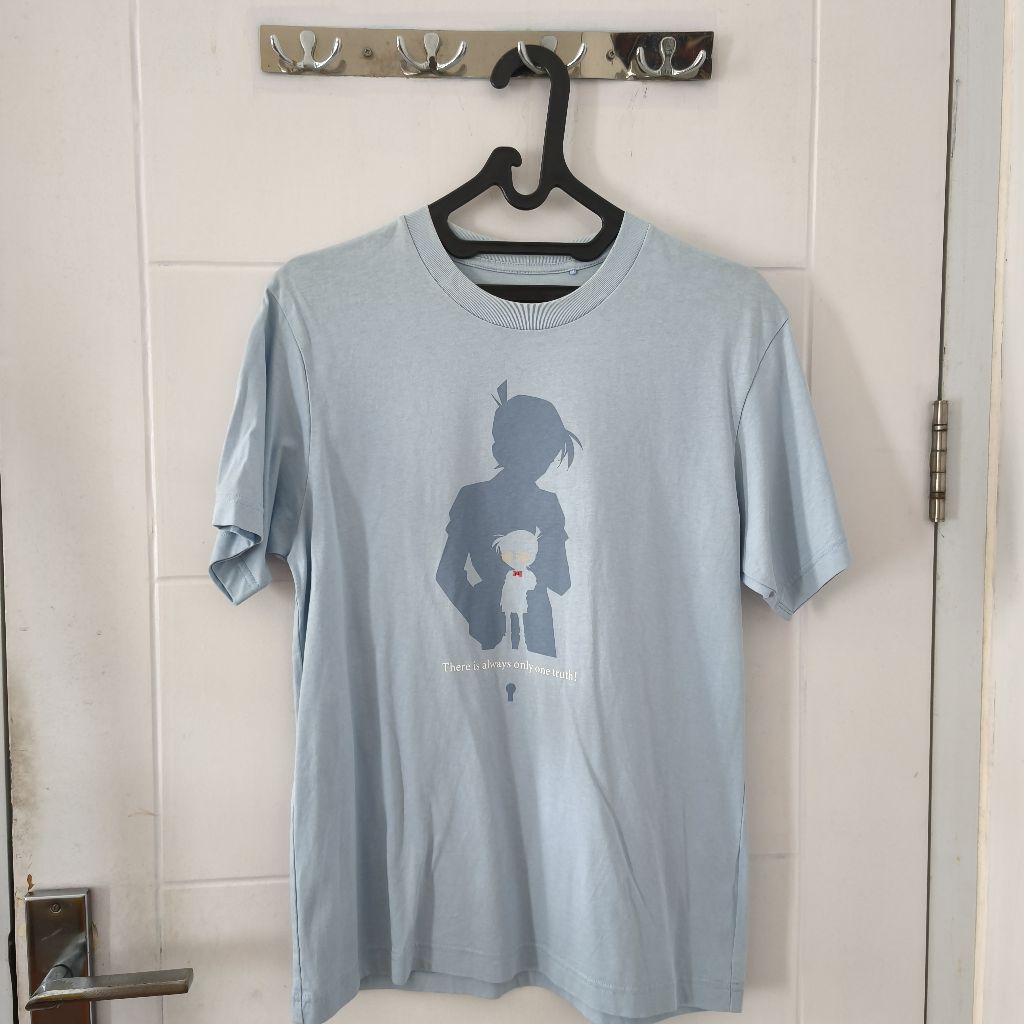 Preloved UNIQLO Detective Conan UT Size S