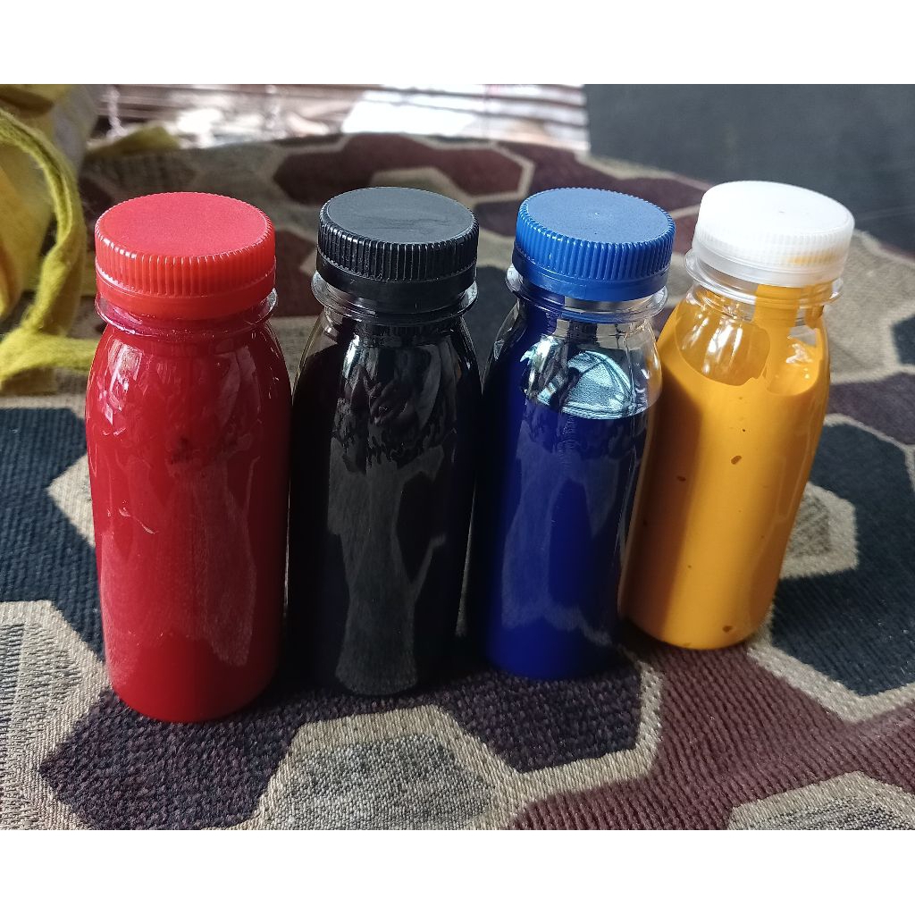 Cat Minyak Layangan / DLL 100% asli Tinta Cemani Toka 4 Warna Hitam/Merah/Biru/Kuning  100gram/Botol