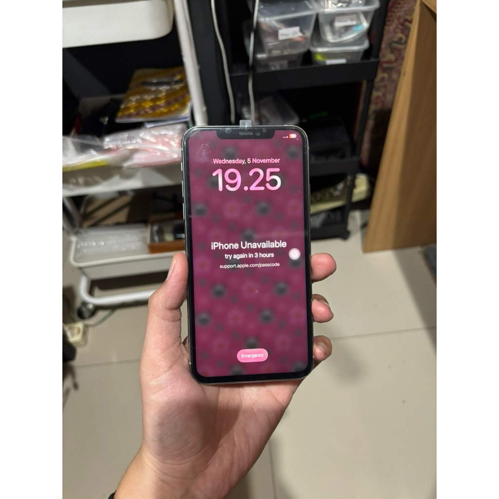iphone11promax 512GB lock Icloud