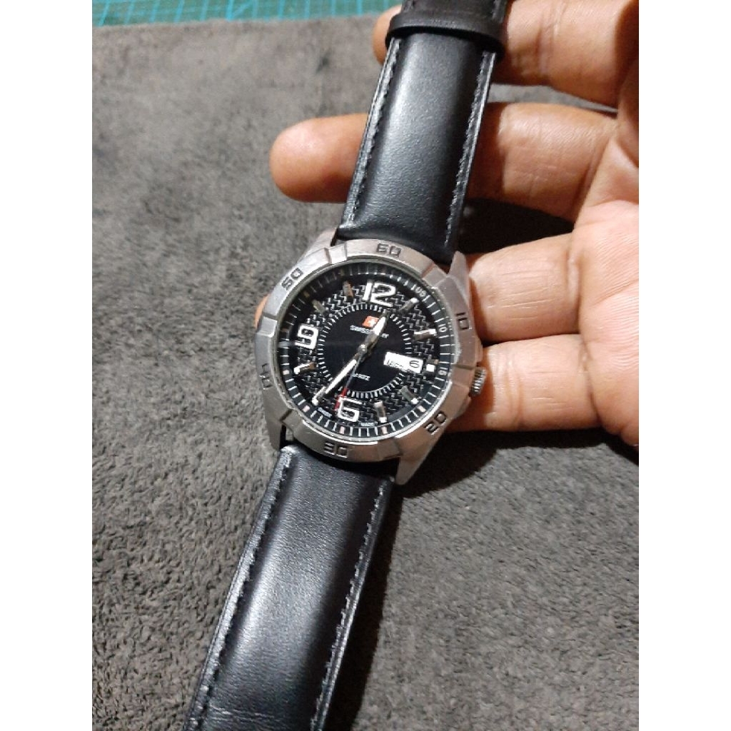 jam tangan swiss army preloved