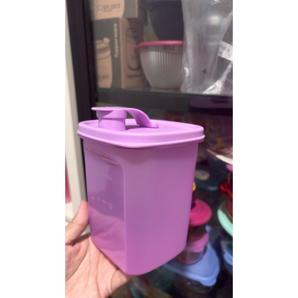 Slim line Tupperware 1 liter