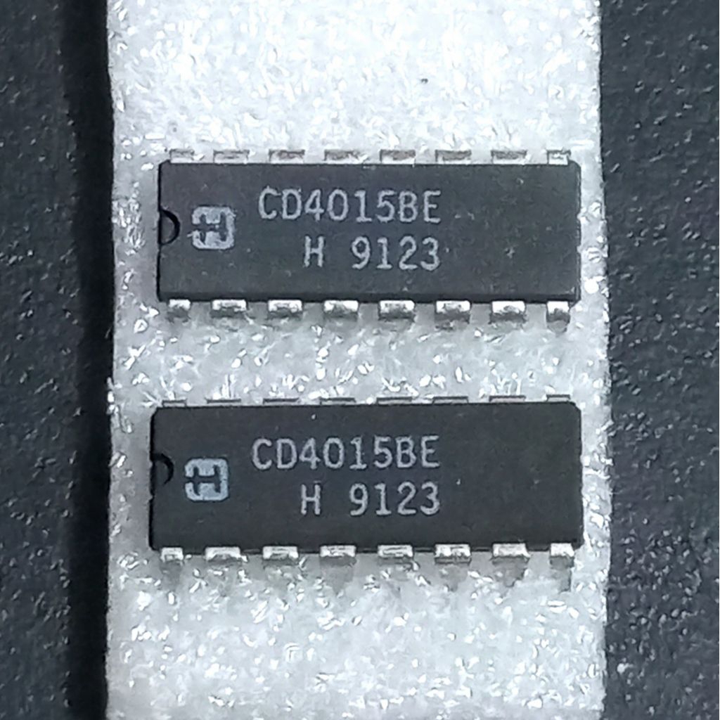 IC 4015 CD4015 CD4015BE Harris CMOS DIP