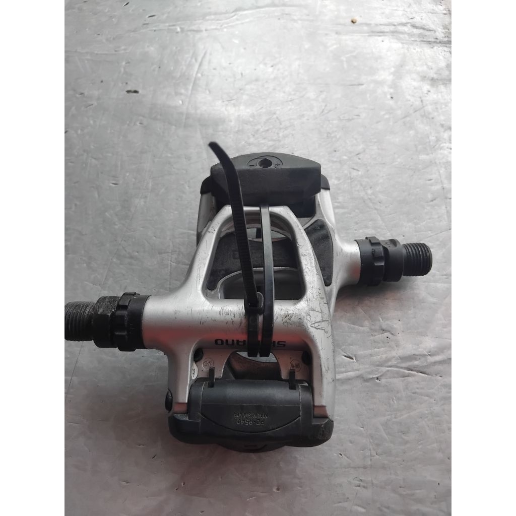 pedal cleat shimano kondisi second normal tidak oblak hanya lecet aja