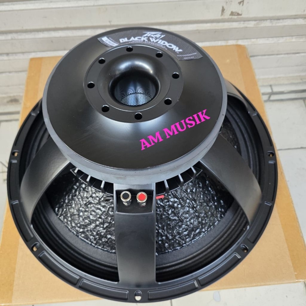 SPEAKER SUBWOOFER PEAVEY 18 INCH PEAVEY BLACK WIDOW 18 INCH VC 4 INCH DAUN ANTI AIR