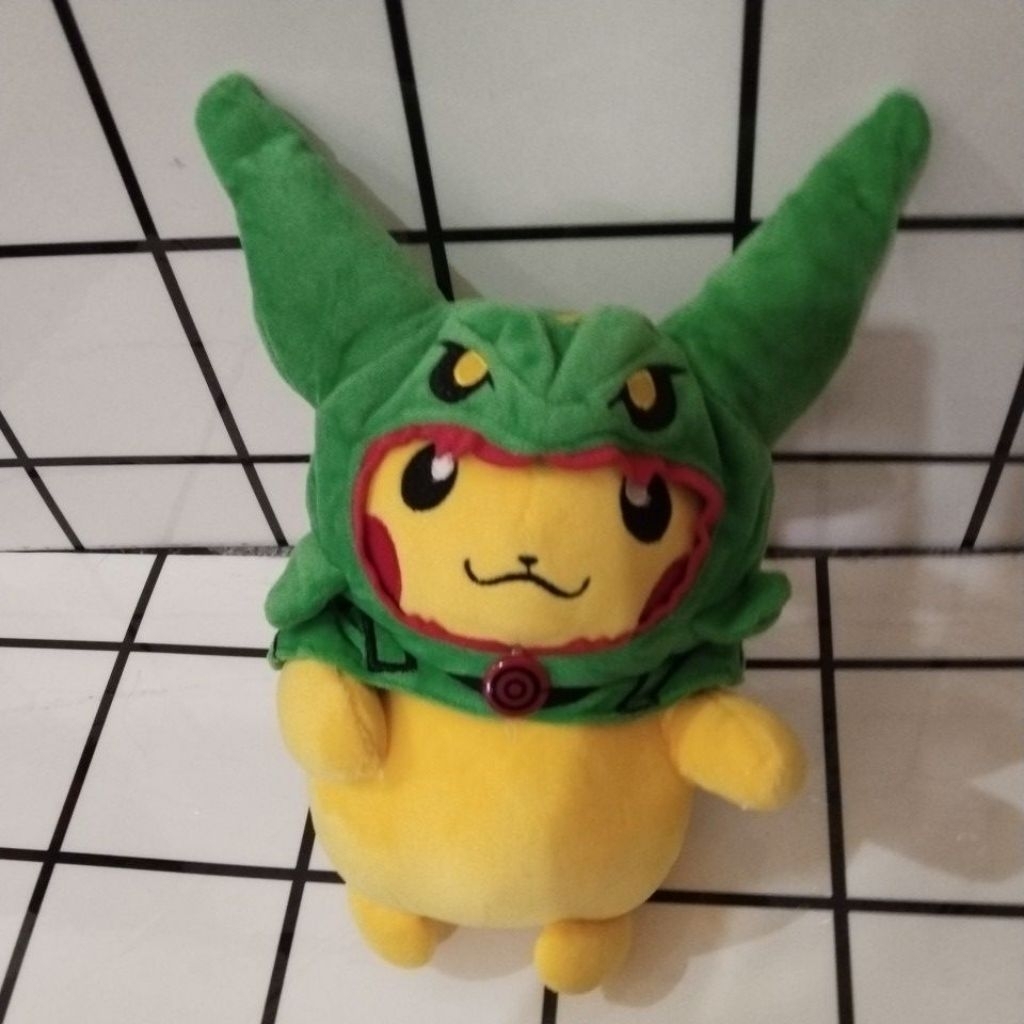 boneka pikachu kostum hijau