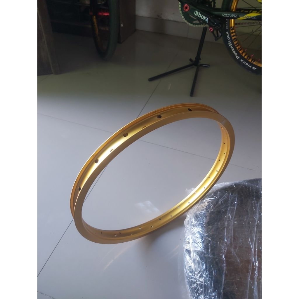 rims 20" alienation gold 36h