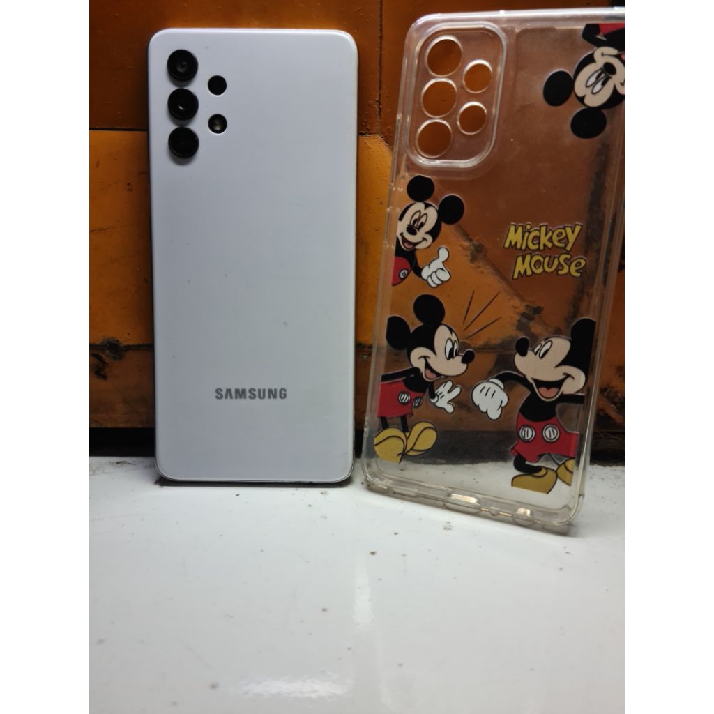 Samsung A32 sinyal 4g, ram 6/128gb, lcd amoled sidik jari lyar aktif, nfc, suara, kamera dll normal.