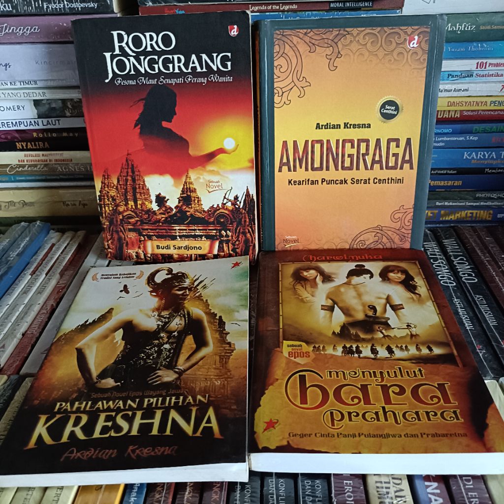 Buku original * novel epos Jawa * sejarah dan wayang