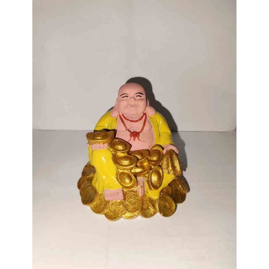 Pajangan Budha Maitreya dari bahan fiber