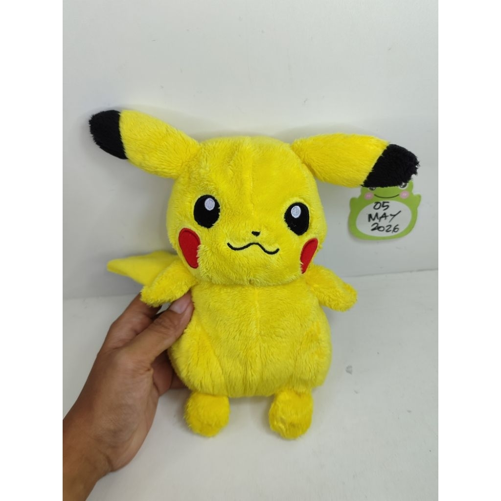 boneka pikachu pokemon takara tomy changi original