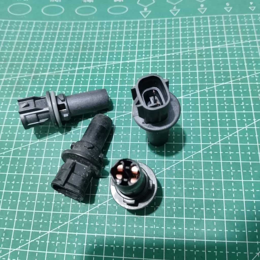 Fitting bohlam lampu senja soket lampu seri innova fortuner original