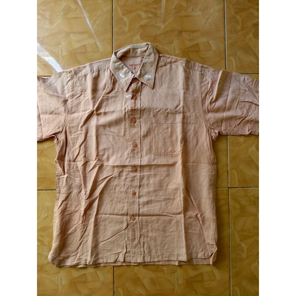 Kemeja Basic Merek Watchout Bahan Katun Semi Oxford Warna Orange Mustard Polos Size XL Lengan Pendek