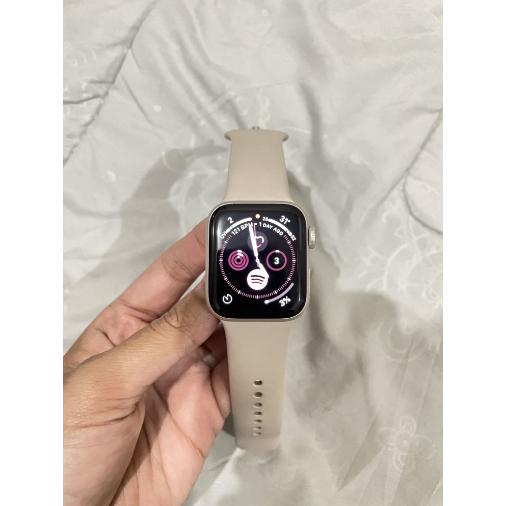 Apple watch SE gen 2 (preloved)