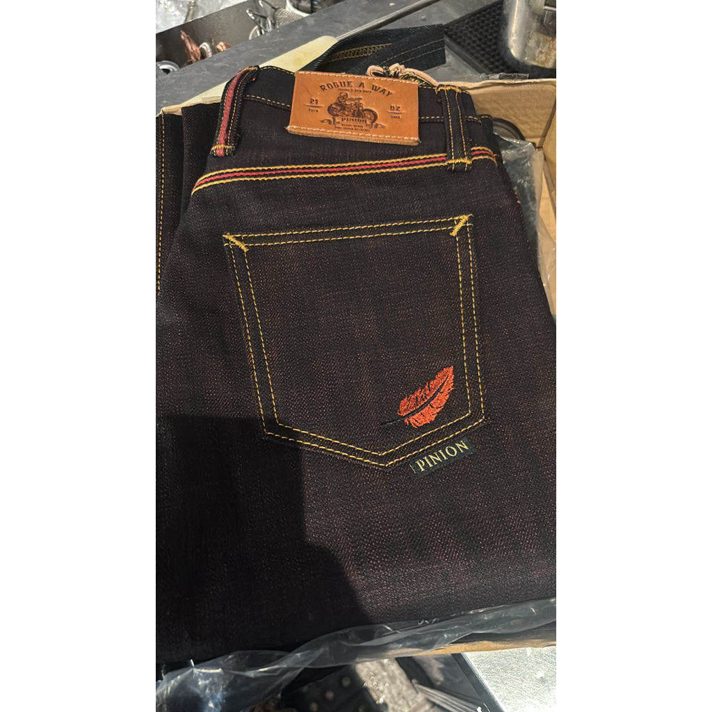 BNIB PINION DENIM Arc. ROUGE A WAY