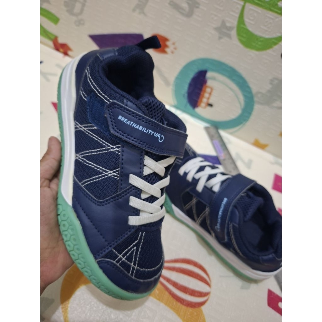 Sepatu Preloved Badminton Perfly Decathlon Size 36 insole 22cm