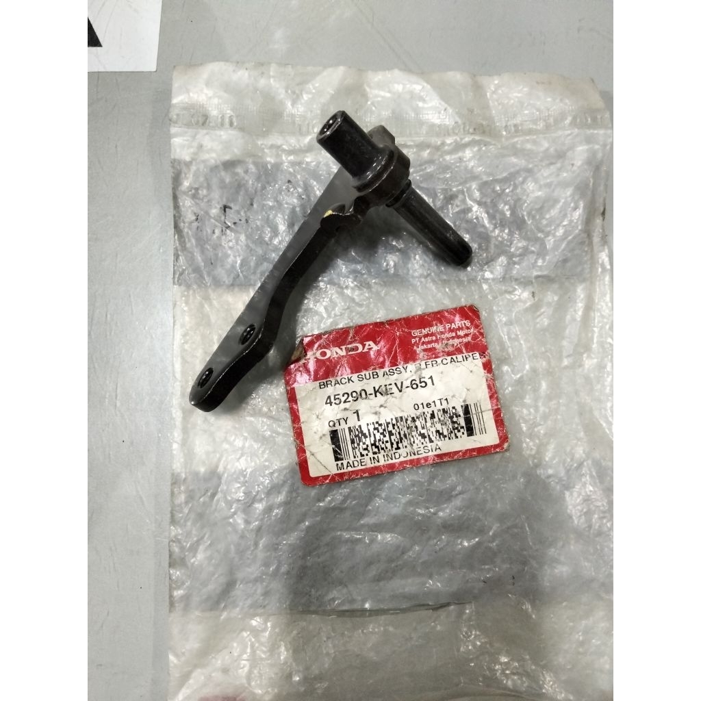 Bracket sub Assy R FR brake untuk motor Revo 100cc Supra x 100cc Suprafit old Suprafit new Karisma S