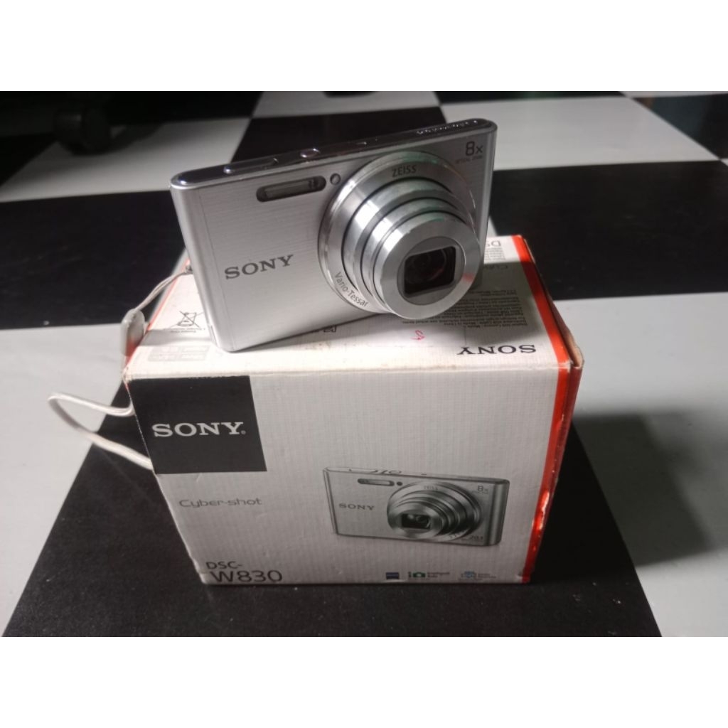 CAMERA SONY W830