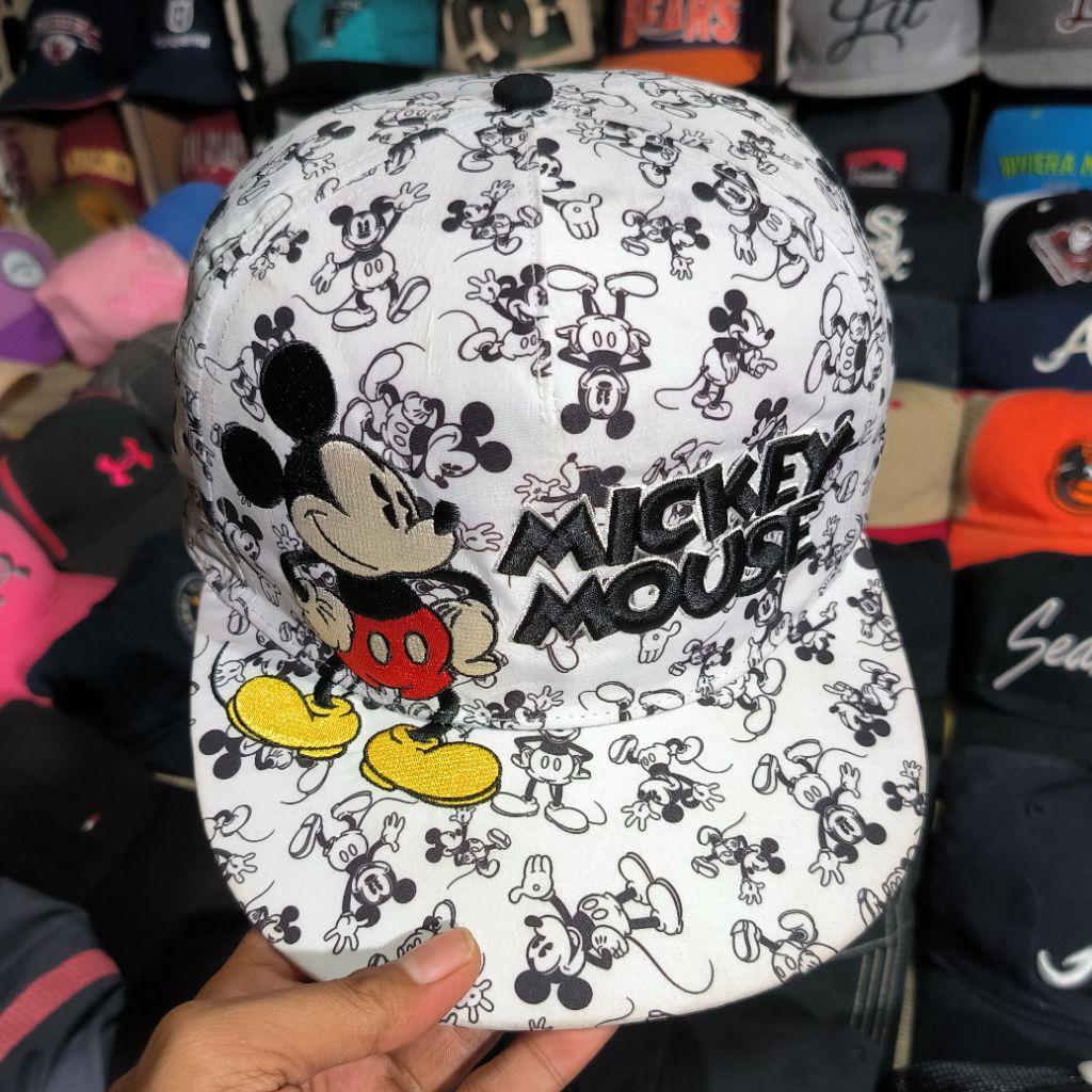 Topi Mickey Mouse big logo