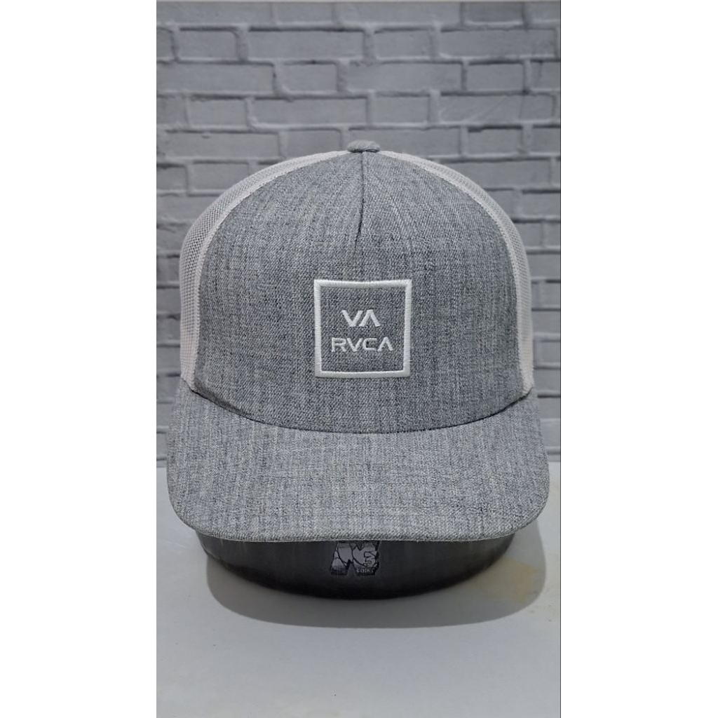 Trucker caps RVCA