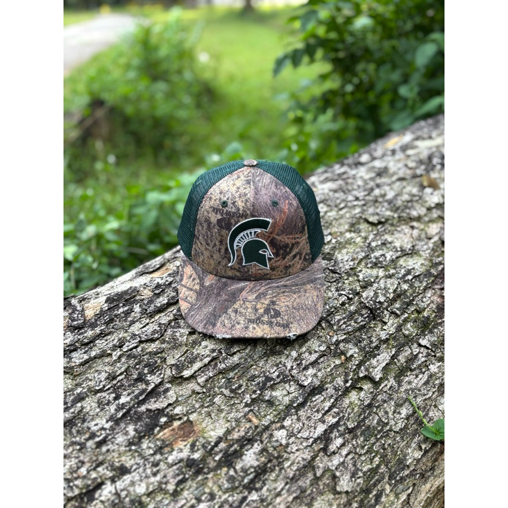 Topi Trucker Michigan Spartans Realtree