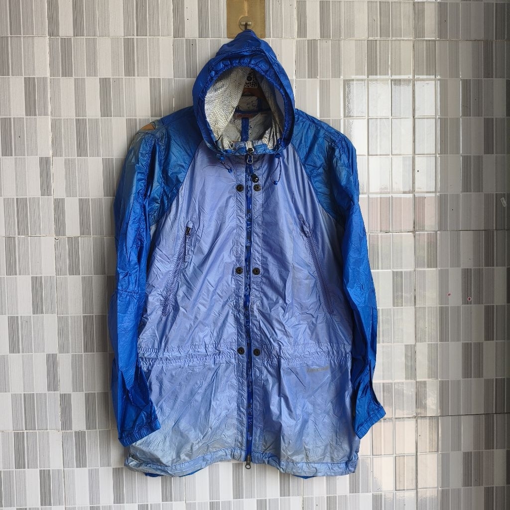 A860. WINDBREAKER LAFUMA WARNA BIRU SIZE L PRELOVED
