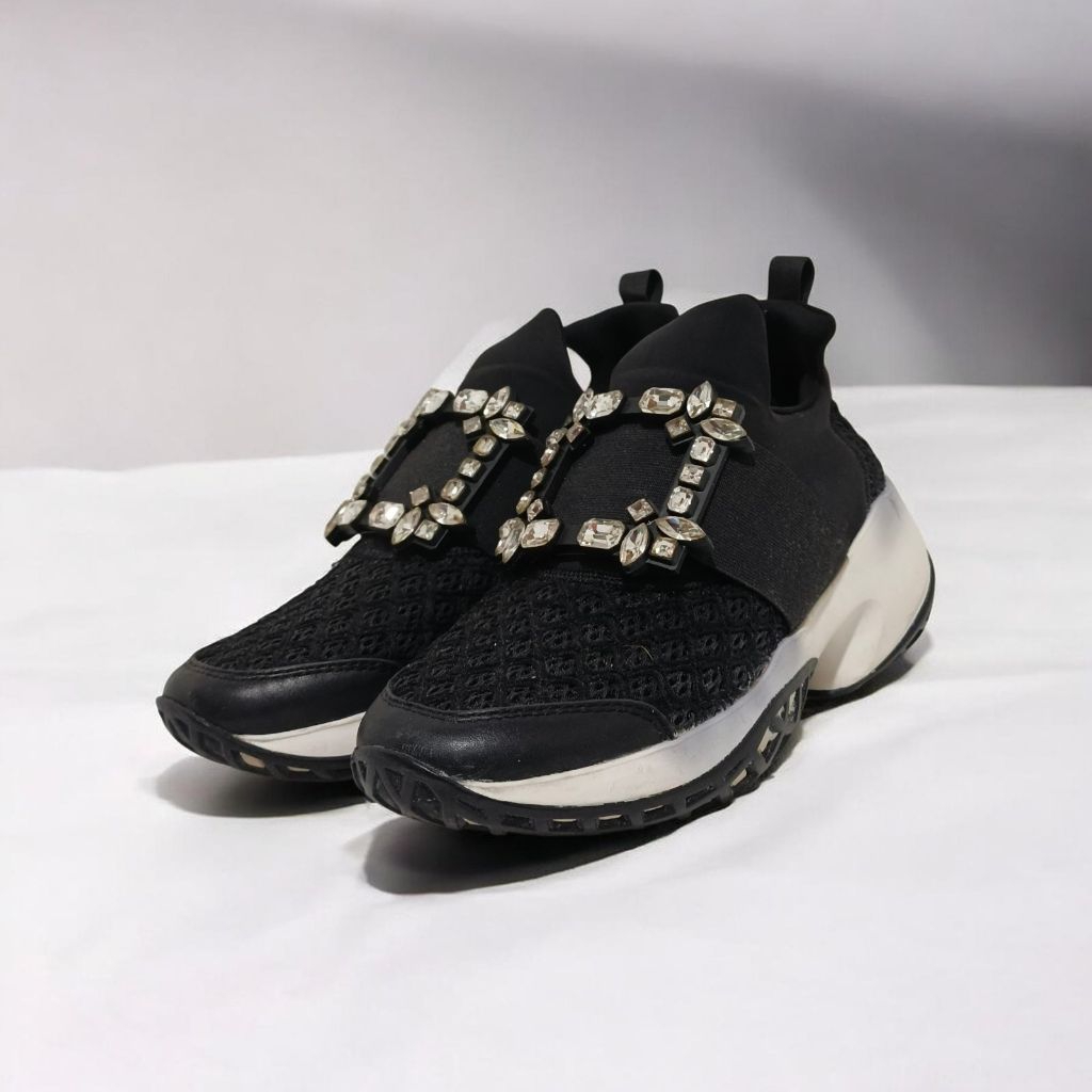 Roger Vivier Viv Run Strass Buckle Sneakers original