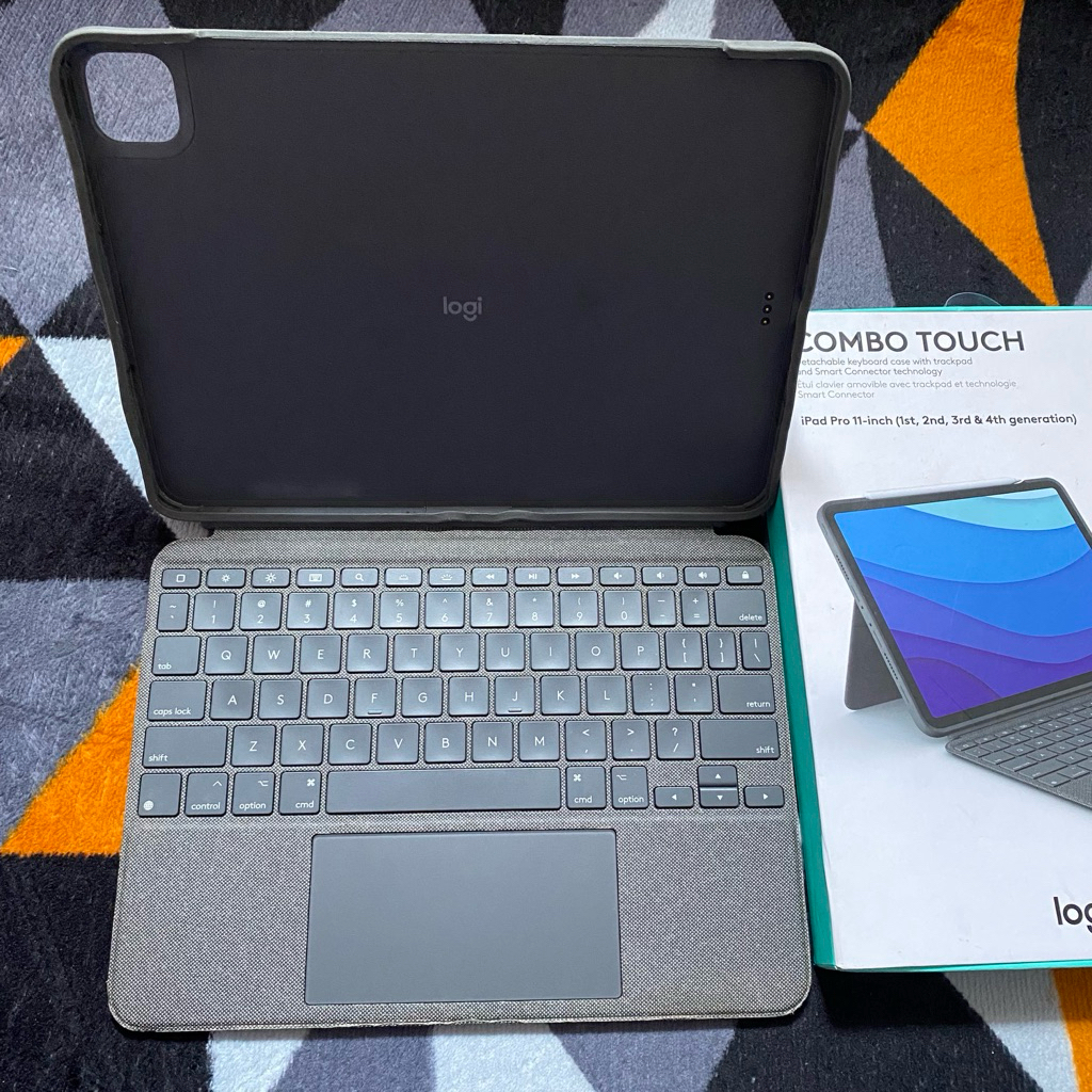 Logitech Combo Touch iPad Pro 11 inch second