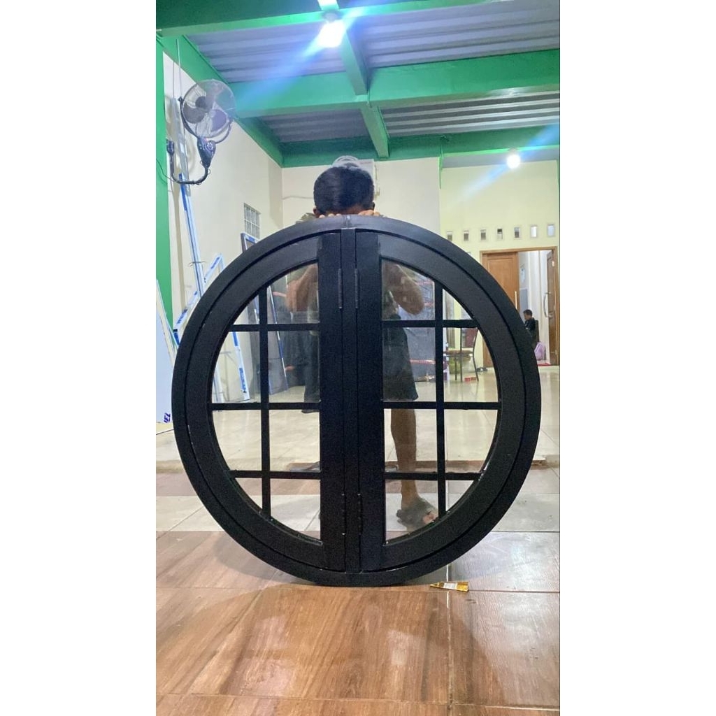 Jendela bulat aluminium