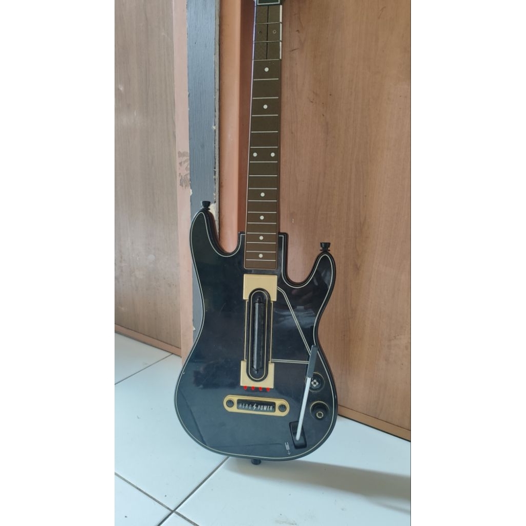 [LANGKA] Stick Guitar Hero Live Controller Original - Mesin Nyala (Tanpa Dongle) Cocok Buat Modif / 