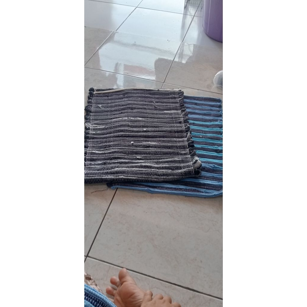 Kesed Kain Lap Alas Kaki Meresap Air Anti Licin