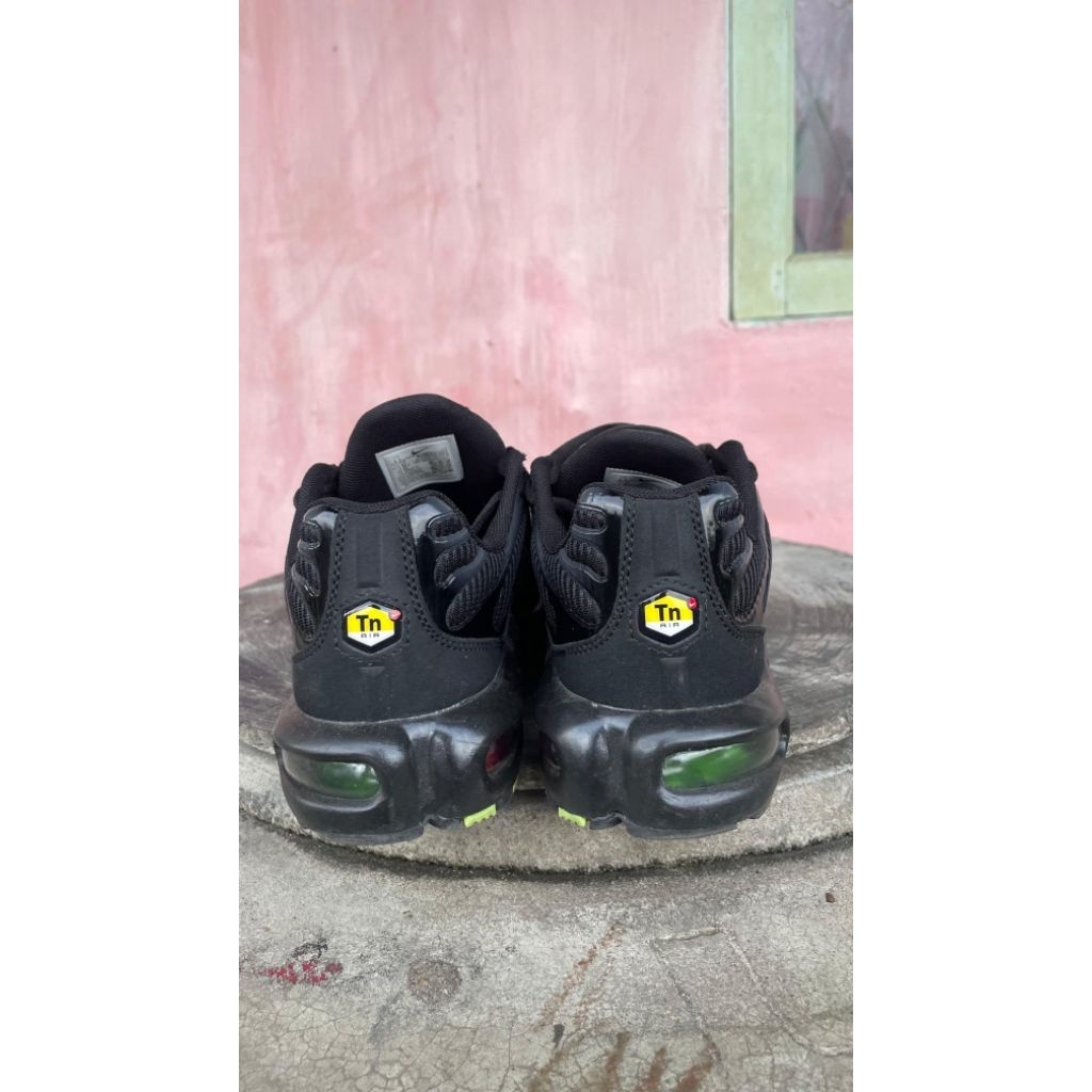 Nike Airmax TN Plus Black Volt