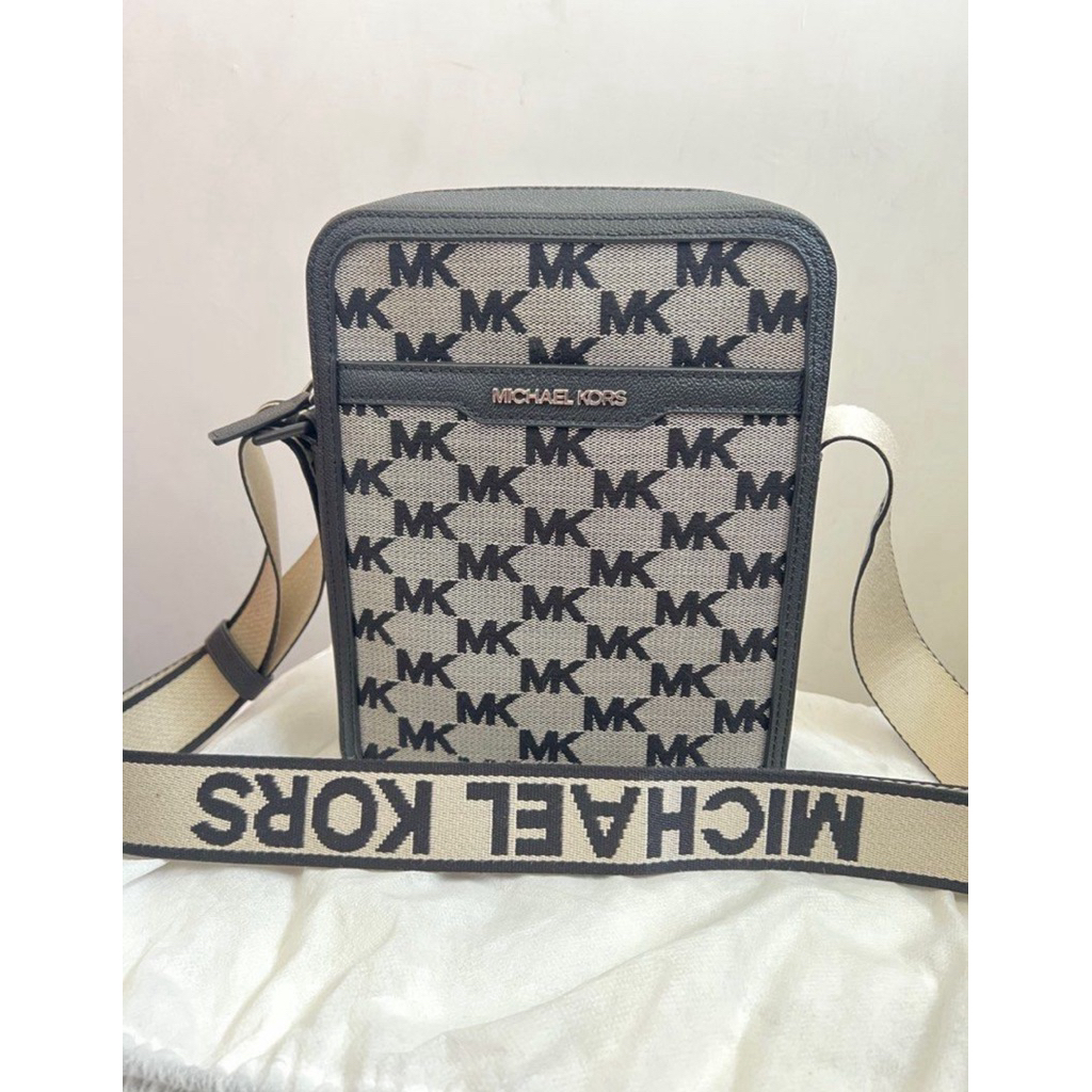 Michael Kors Signature Cooper Jacquard Flight Original preloved