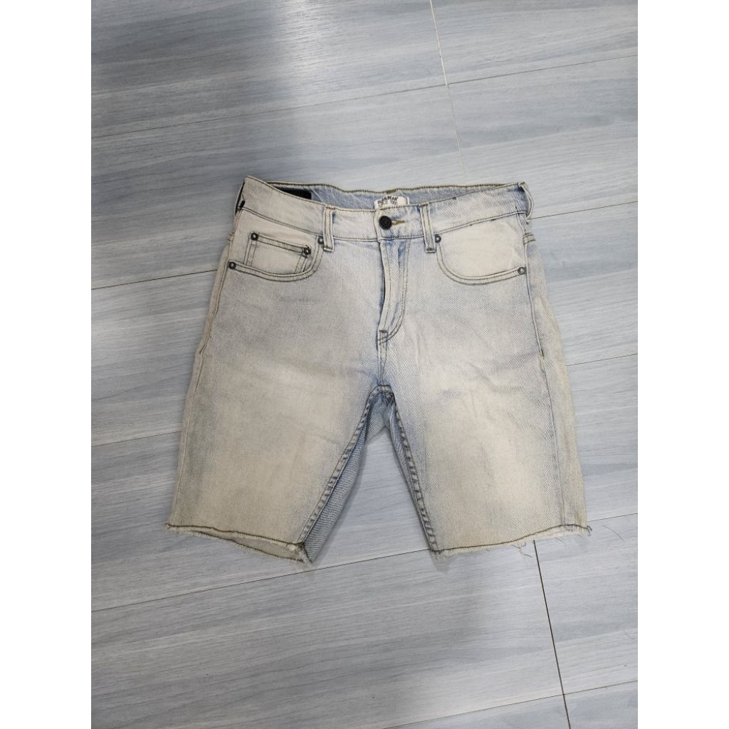 celana pendek pull&bear