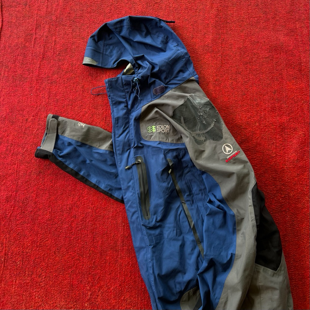 jaket kolon sport gore-tex Size : XL fit XXXL (P : 76cm X L : 68cm) minus