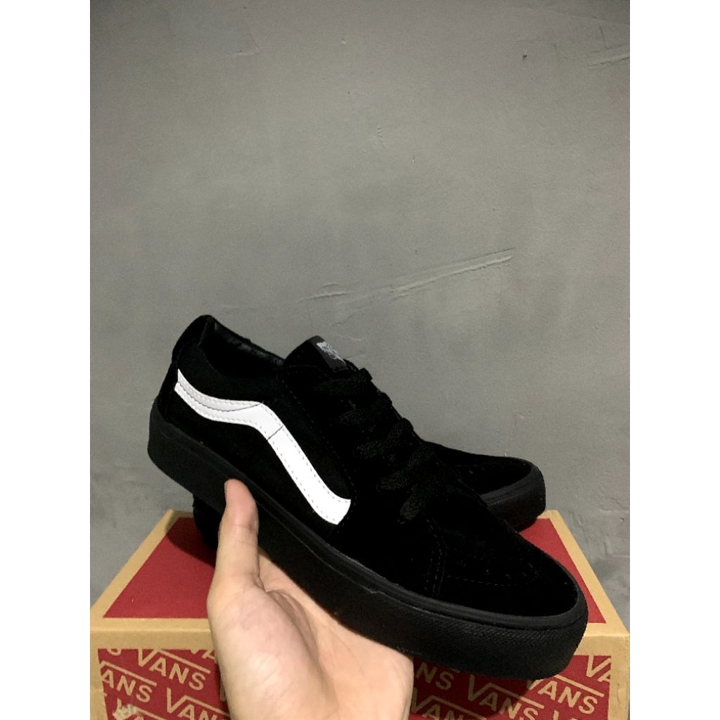 Sepatu Sk8 Low Contrast