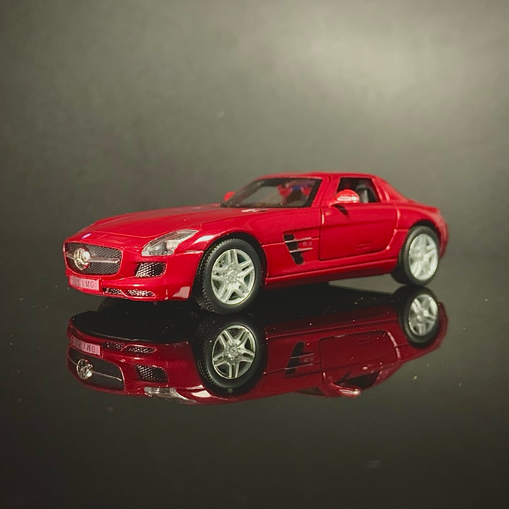 KINSMART MERCEDES BENZ SLS AMG RED 1/36