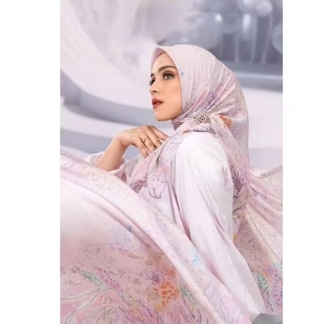 Misool Square - Jellyfish Buttonscarves Voal
