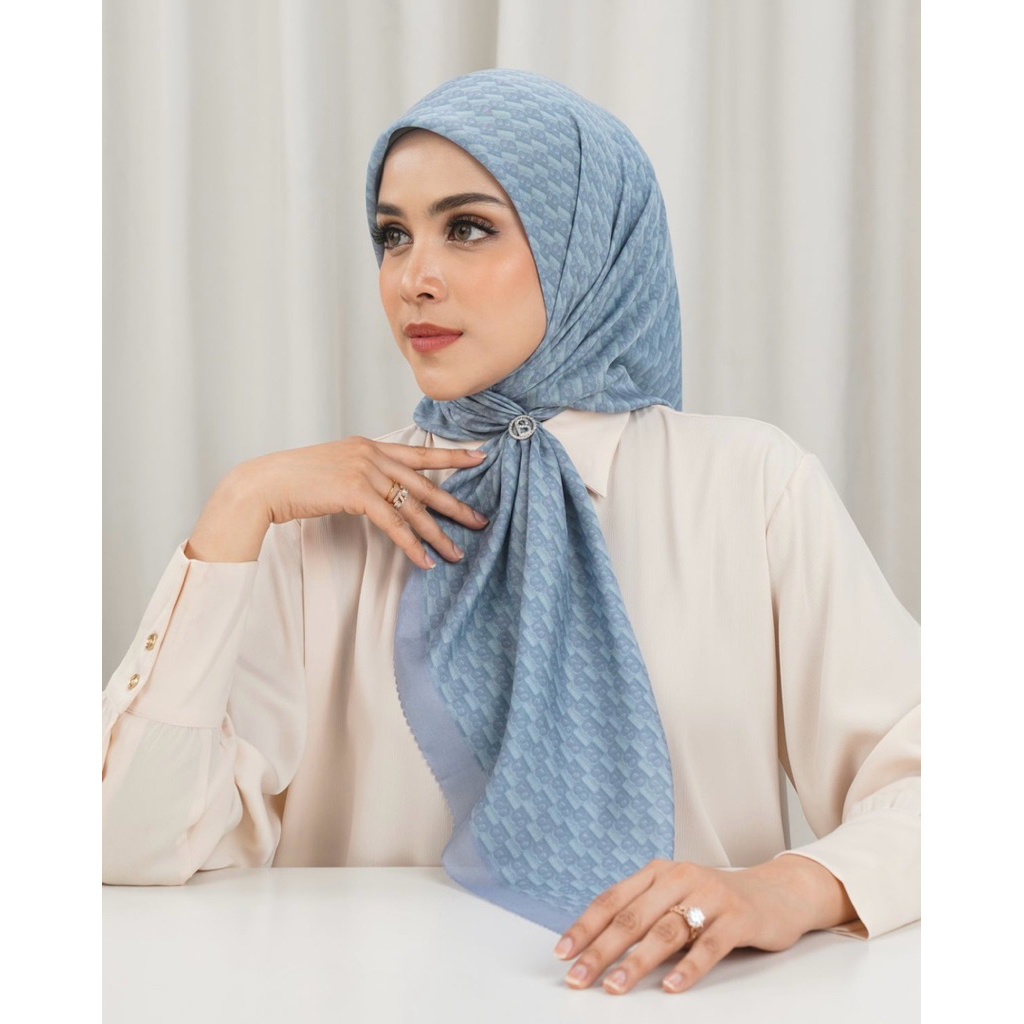Buttonscarves Leena Monogram Series