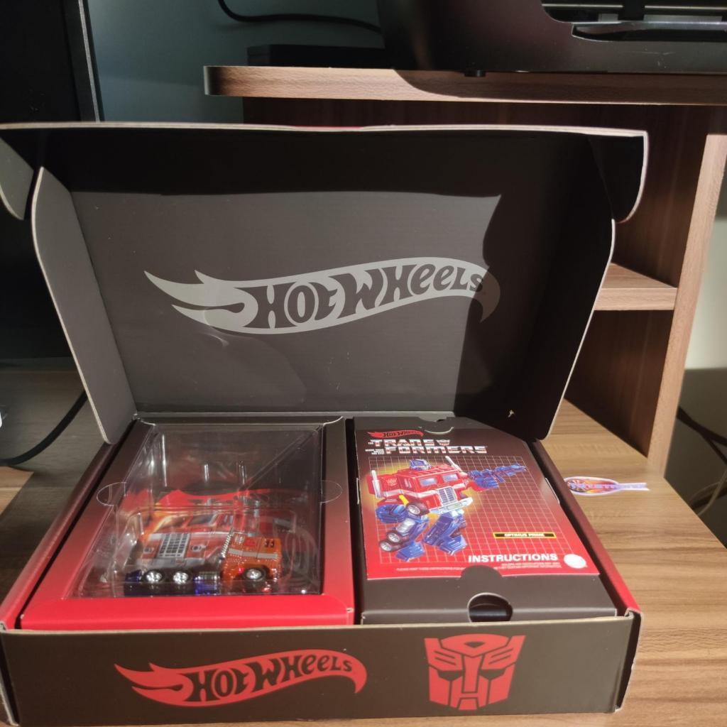 hot wheels transformers rlc optimus prime mattel creations convention minigt mini gt