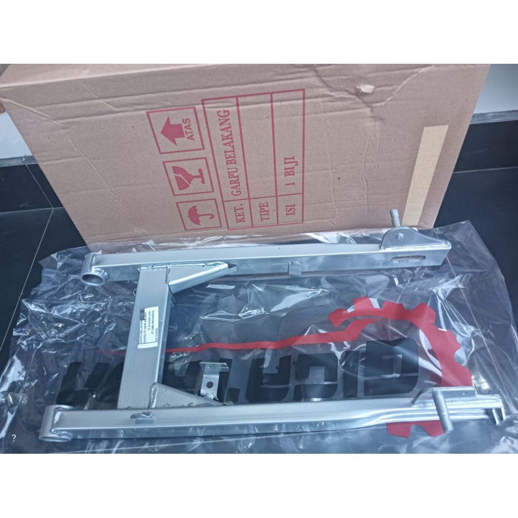 SWING ARM SWINGARM AREM GARPU BELAKANG GIGATRON  SUPRA FIT NEW - REVO LAMA - SUPRA X 125 KUALITAS SU