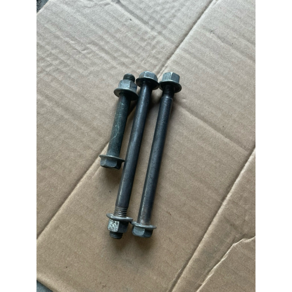 baut dudukan mesin vixion old original copotan bagus