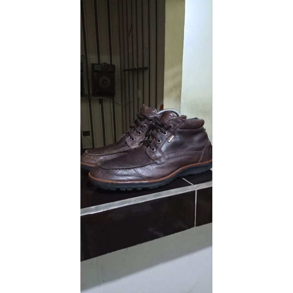 sepatu second  boots kulit Timberland goretex size 42