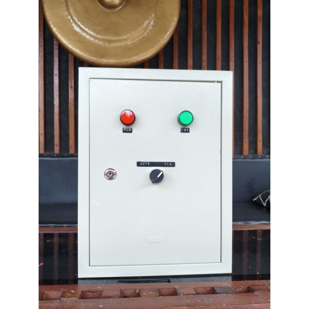 ATS PLN-Genset dengan jeda perpindahan.