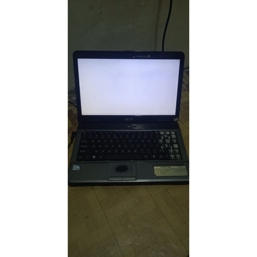 laptop rusak/minus,14inc,free 3 unit hp