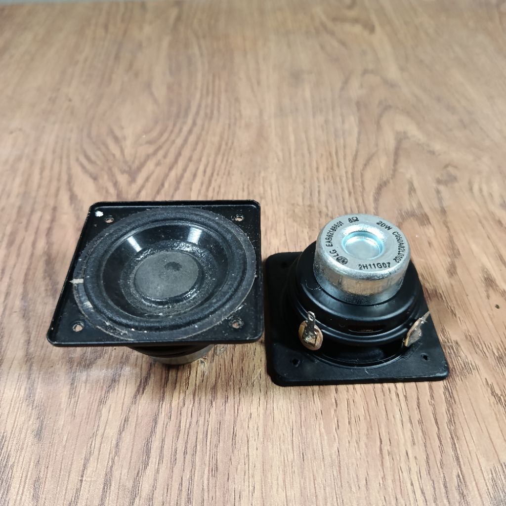 Sepasang SpeakerLG 2.25inch 8ohm 20watt bekas normal