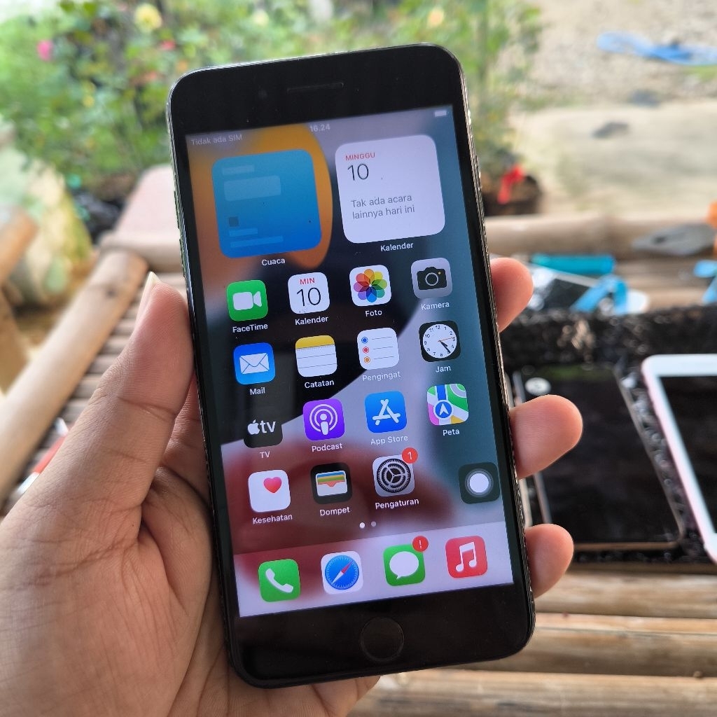 (man) ip 7 plus 128gb bukan bypass black