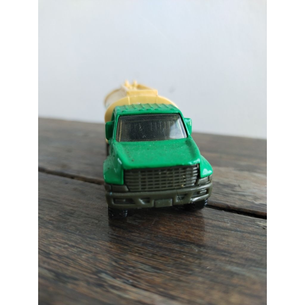MATCHBOX MB695 UTILITY TRUCK 2006