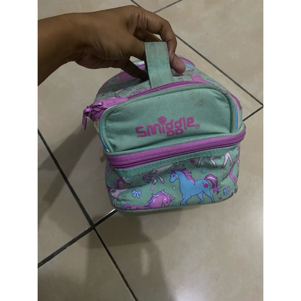 Smiggle lunch box Preloved